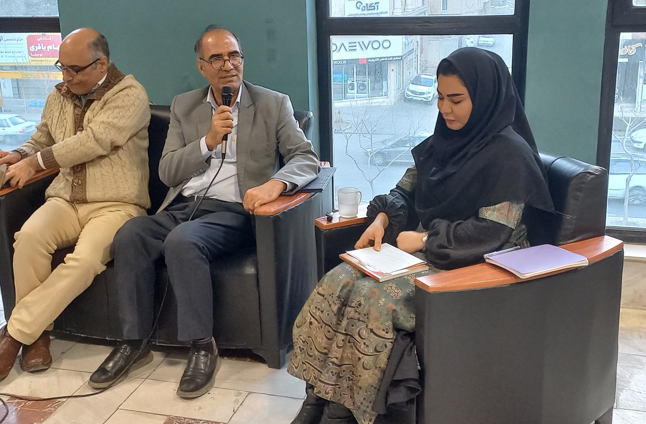 کتابهای ۴ نویسنده استان مرکزی در اراک رونمایی شد