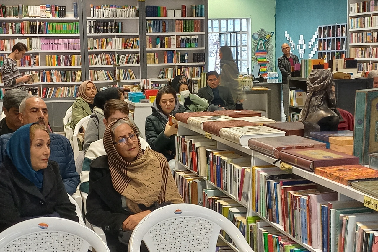 کتابهای ۴ نویسنده استان مرکزی در اراک رونمایی شد