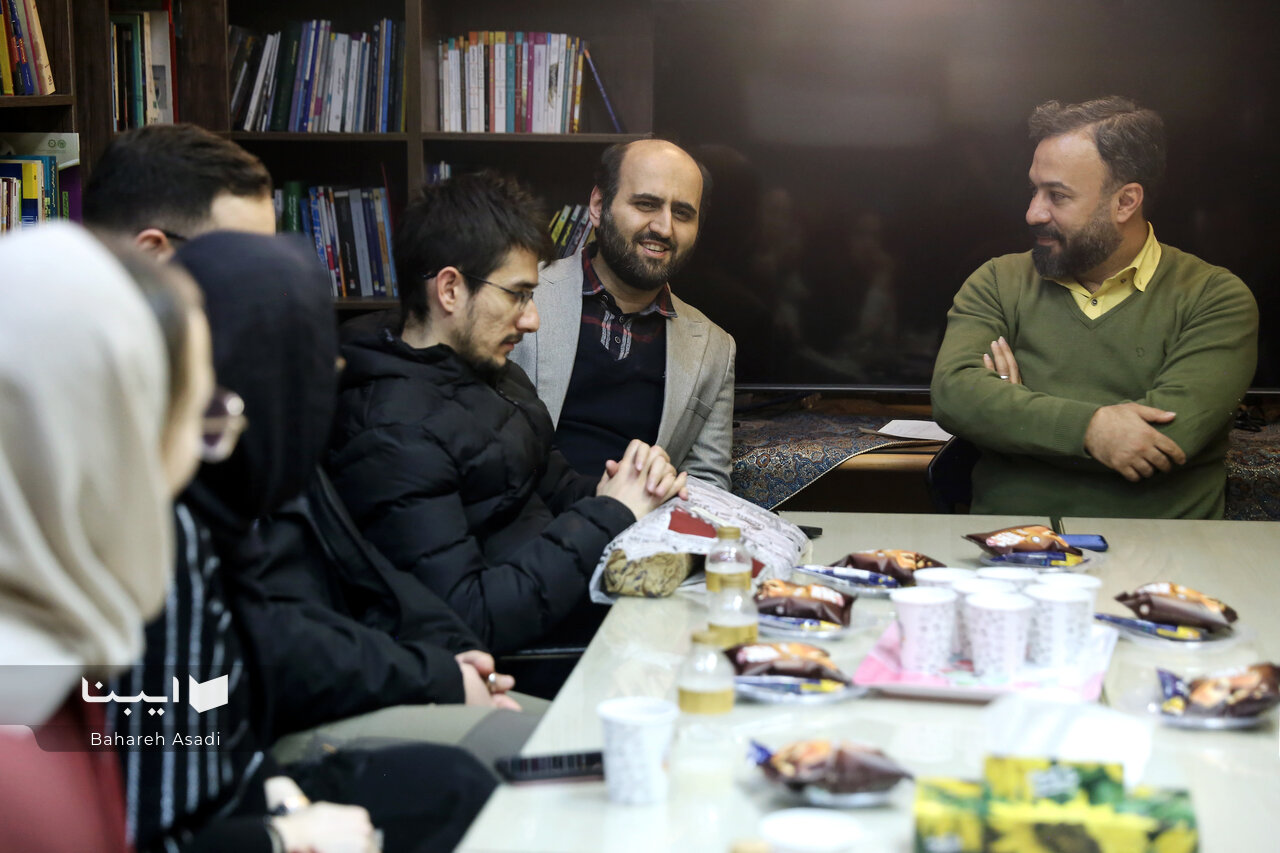 بازدید برگزیدگان المپیاد زبان و ادبیاتفارسی از خبرگزاری کتاب ایران