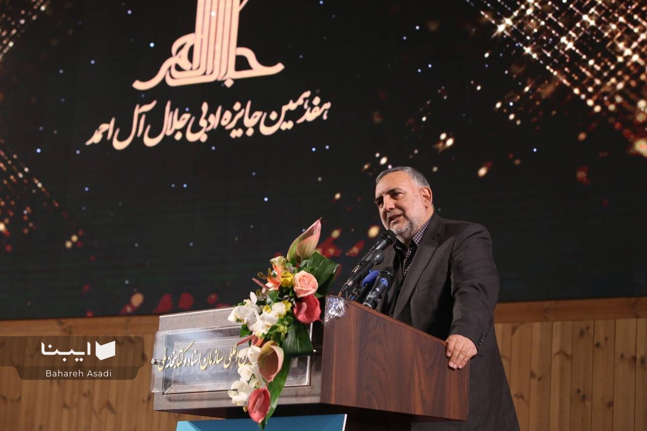 ادبیات ملی مانع هضم در هاضمۀ جهانیِ مدرن میشود