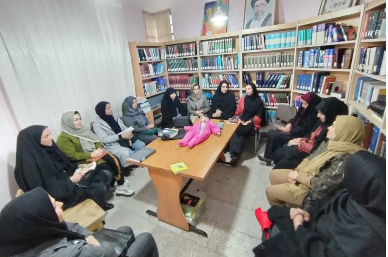 برنامههای فرهنگی کتابخانه سیار طرقبه و شاندیز/ اهدای کتاب در گناباد