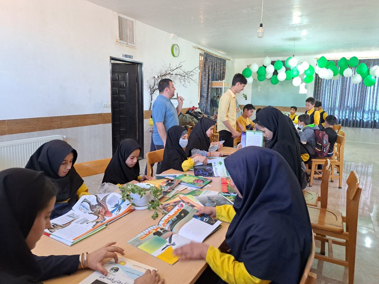 چالش کتابهای علمی در میان بچههای روستایی