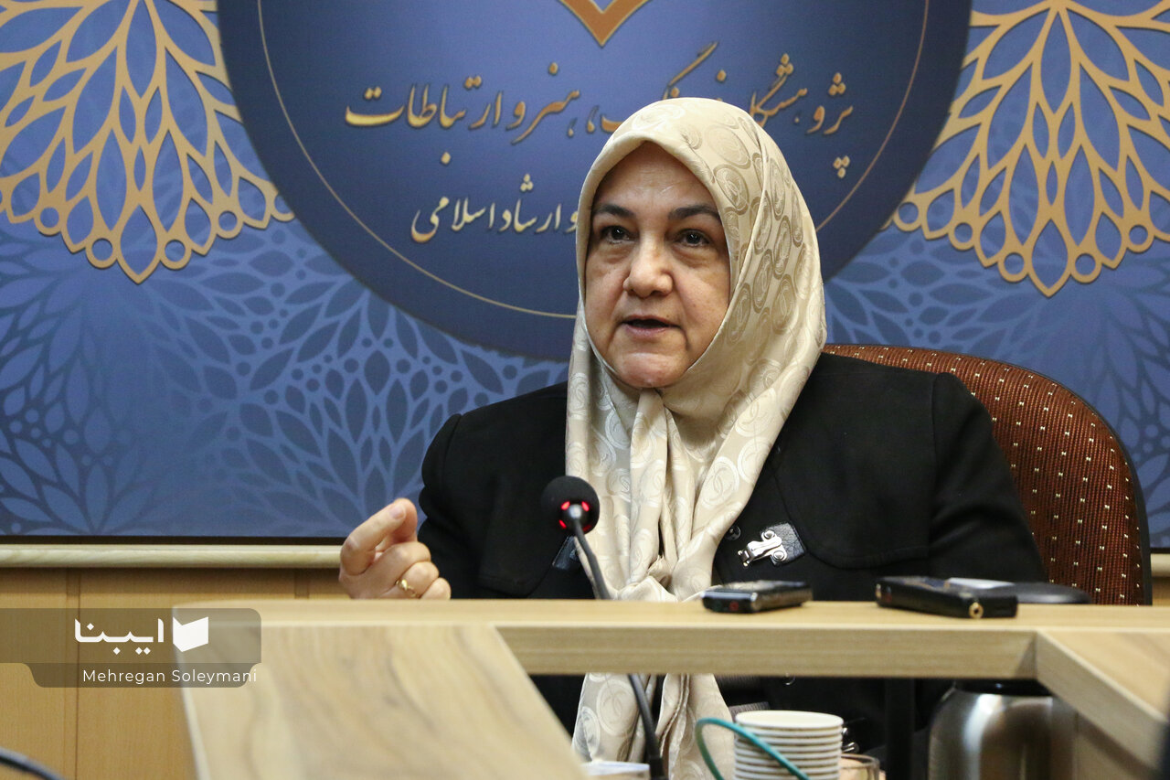 نظریههای جامعهشناسی هنر که غربی است؛ حداقل مثالهای ایرانی بزنیم