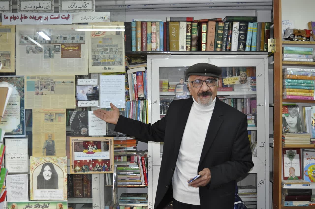 «ما به دست کریم همشهری؛ خانههای کتاب میسازیم»/ مردی که ۵۰ هزار جلد کتاب اهدا کرد