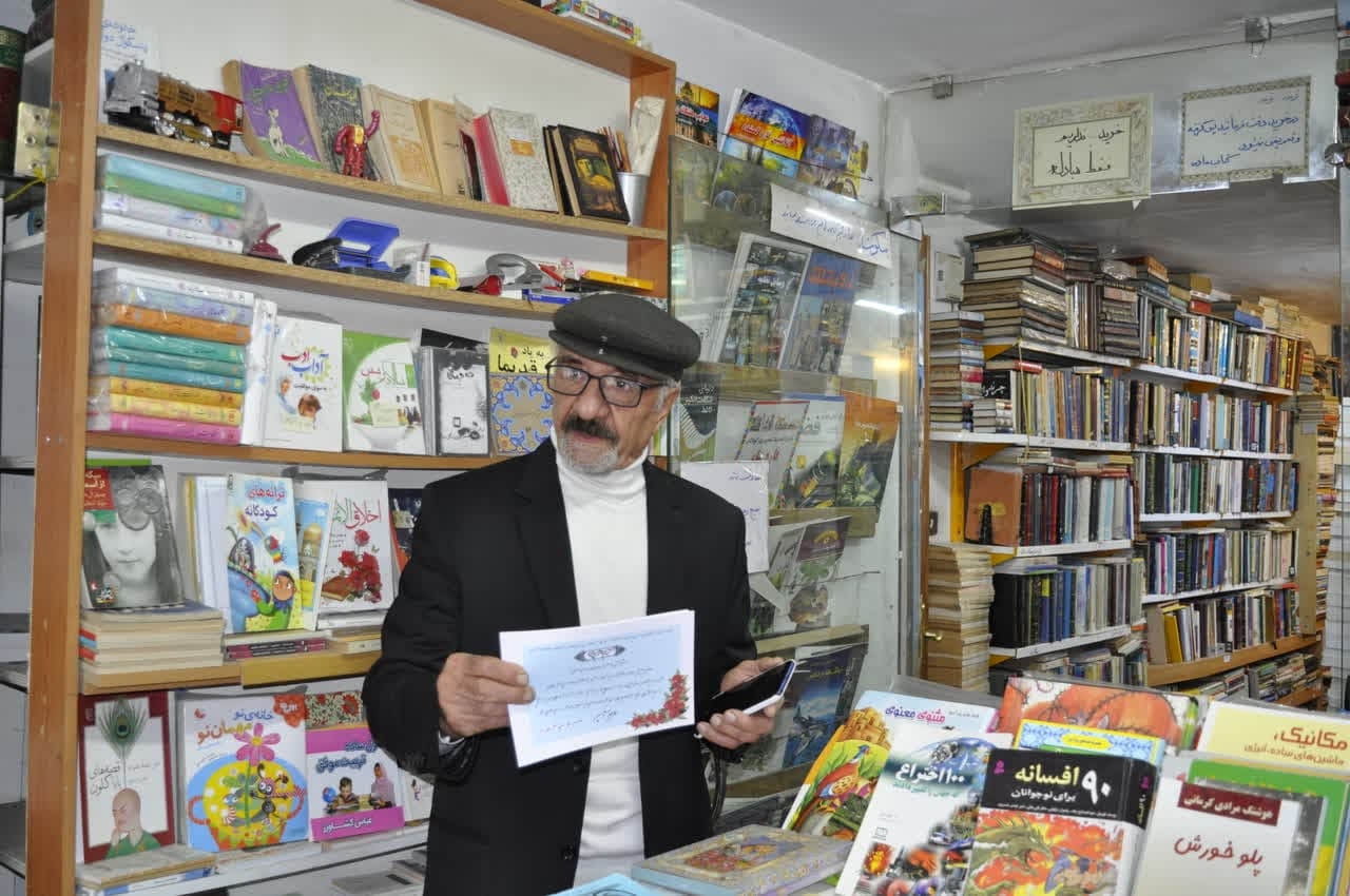 «ما به دست کریم همشهری؛ خانههای کتاب میسازیم»/ مردی که ۵۰ هزار جلد کتاب اهدا کرد