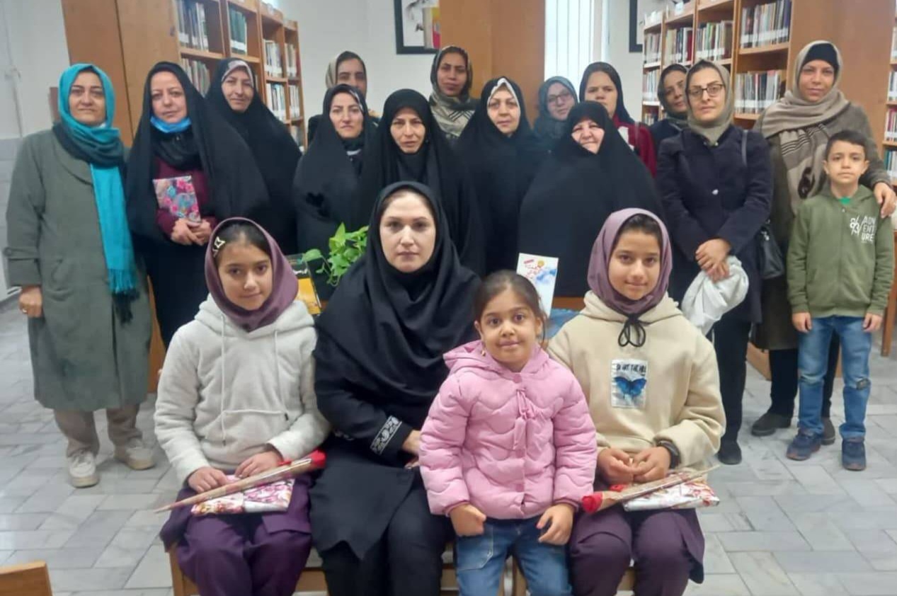جشن «مبعث به رنگ کتاب » در کتابخانه عمومی شهدای سنجان اراک برگزار شد