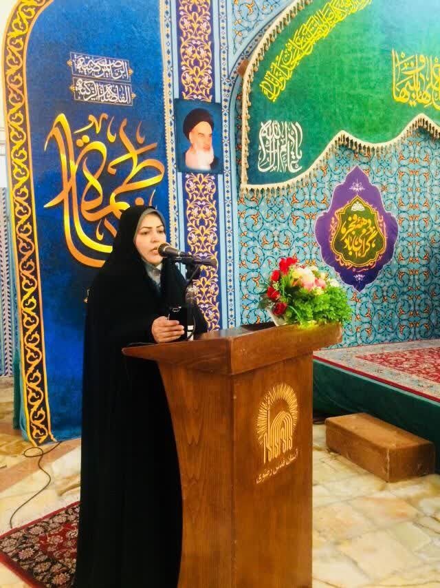 ادبیات مهاجرت به اشعار آیینی نیاز دارد/ نیازمند حمایت هستیم