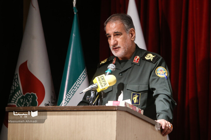 مراسم رونمایی از کتاب‌ «ستاره می‌بارید»