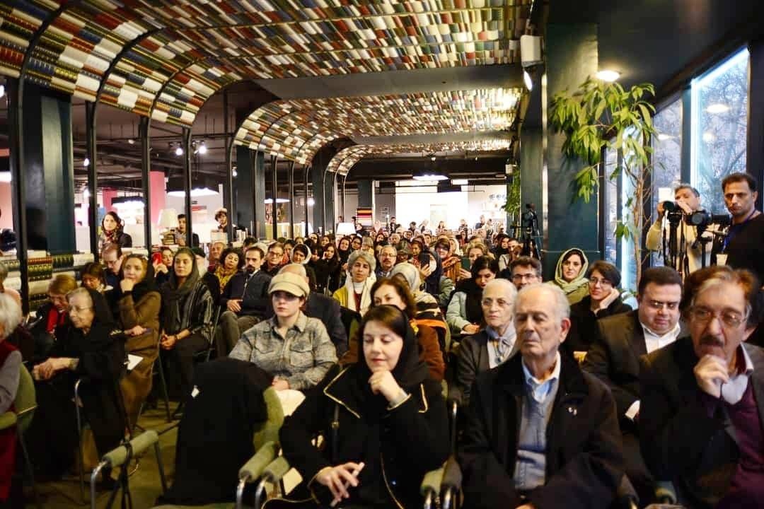 نقش ویراستاران قدیم در پاکیزگی و خوشآهنگی متن سنگ نبشتهها تا امروز