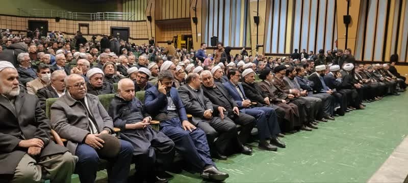 ماموستا «ههژار» خواندن و نوشتن را به عنوان طلبه در مساجد آغاز کرد