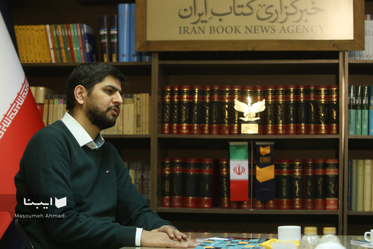 کتاب «مروری بر گفتارهای تربیت دینی کودک» رونمایی شد/ راهنمای تربیت دینی کودکان ویژه والدین و مربیان