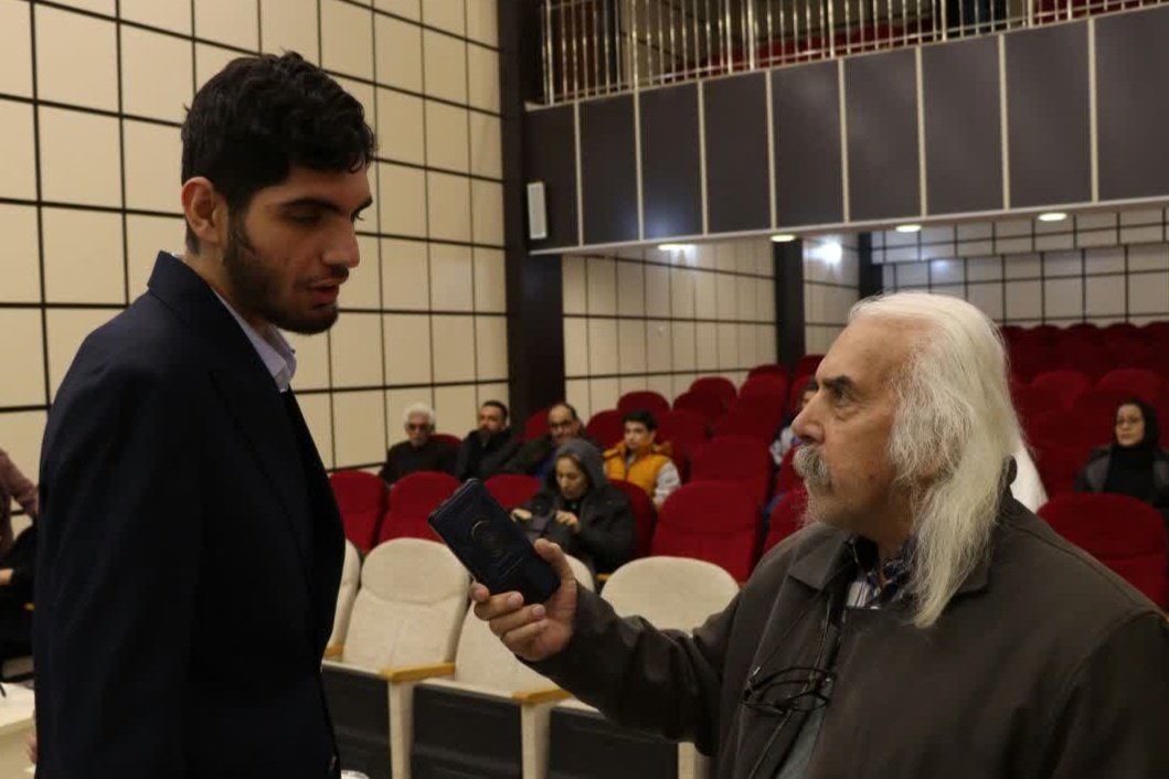 کتاب «از نوجوانان دیروز به نوجوانان امروز» در اراک رونمایی شد