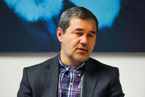 شکاف میان نقد و خلق را پرکنیم/ سرمایهگذاری روی نقد در هر ساحتی ضرورت دارد شکاف میان نقد و خلق را پرکنیم/ سرمایهگذاری روی نقد در هر ساحتی ضرورت دارد