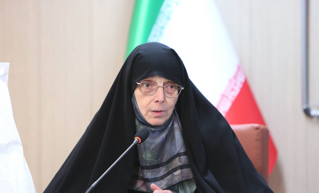 انقلاب اسلامی برای شخصیت زن ارزش قائل است/ کتابهایی که مخفیانه در دست زنان میچرخید