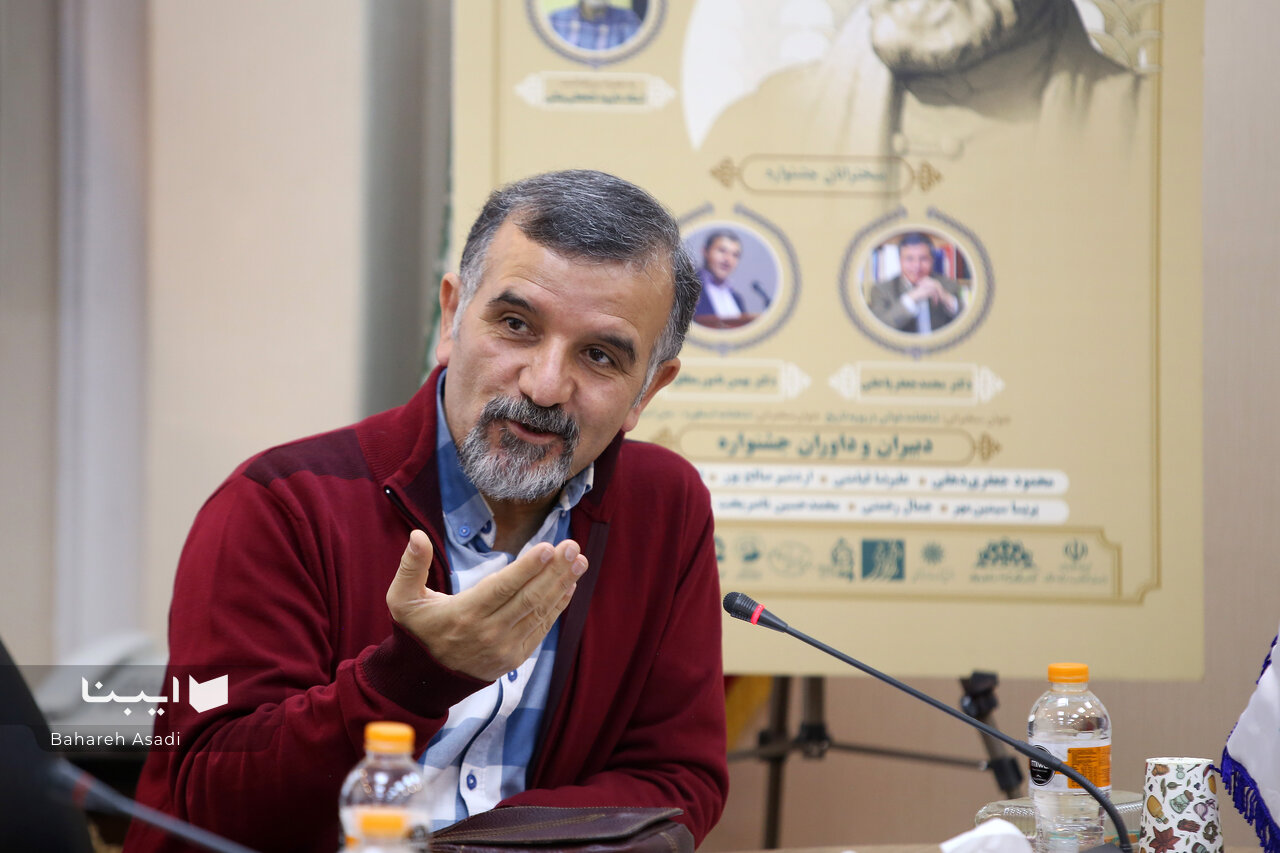 میراث ادبی فردوسی را در فضای مجازی احیا خواهیم کرد