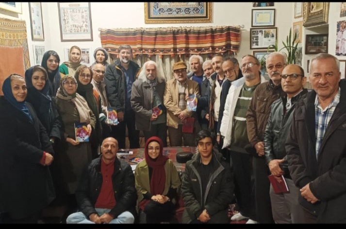 ۲ داستان از مجموعه داستانهای کتاب «تو راهی» در اراک خوانش و نقد و بررسی شد