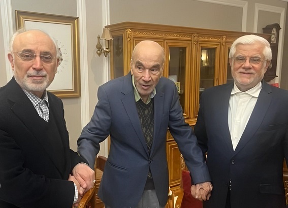 معاون اول رئیس‌جمهور به منزل داوری اردکانی رفت