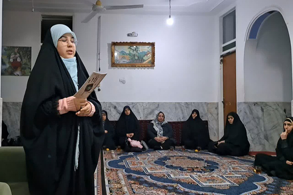 حلقههای فرهنگی گنبدکاووس در «دهه فجر» با کتاب پای کار جشن انقلاب آمدند