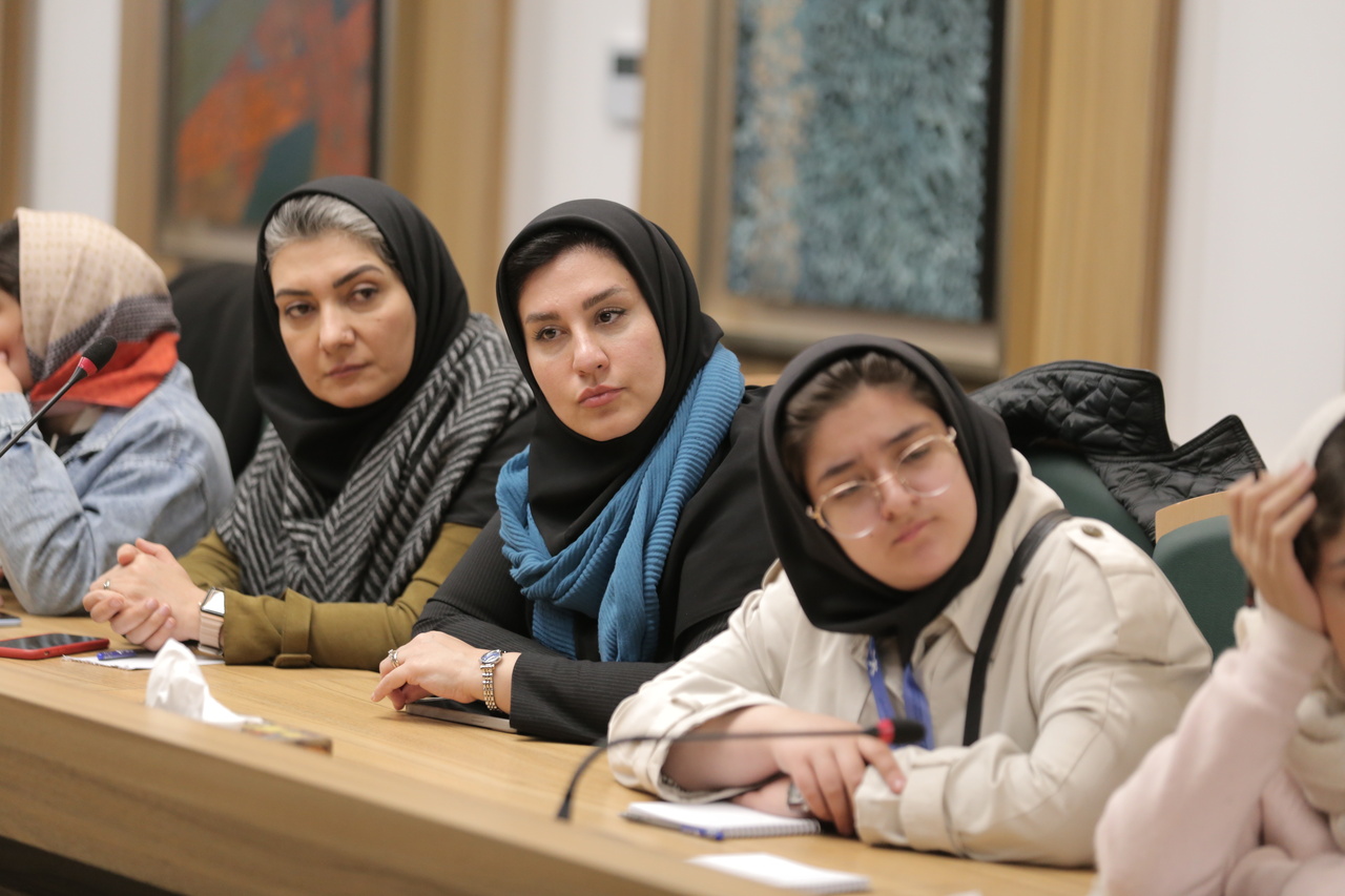 قصه، کودکان را به دنیای خیال میبرد