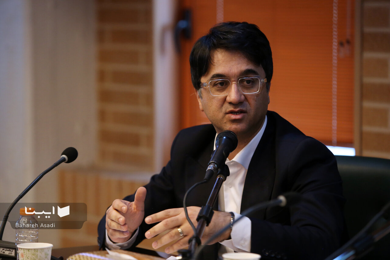 مدرسه و محتوای کتب درسی نقش بسیار مهمی در انعکاس آموزههای قانونی دارند