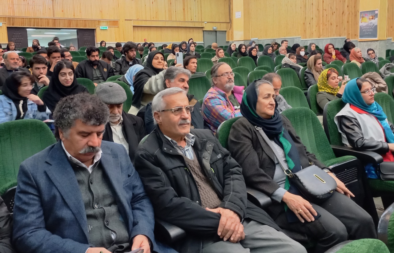 اولین جشنواره ملی شعر و داستان کوتاه «رو به  سپیده...» در اراک برگزار شد