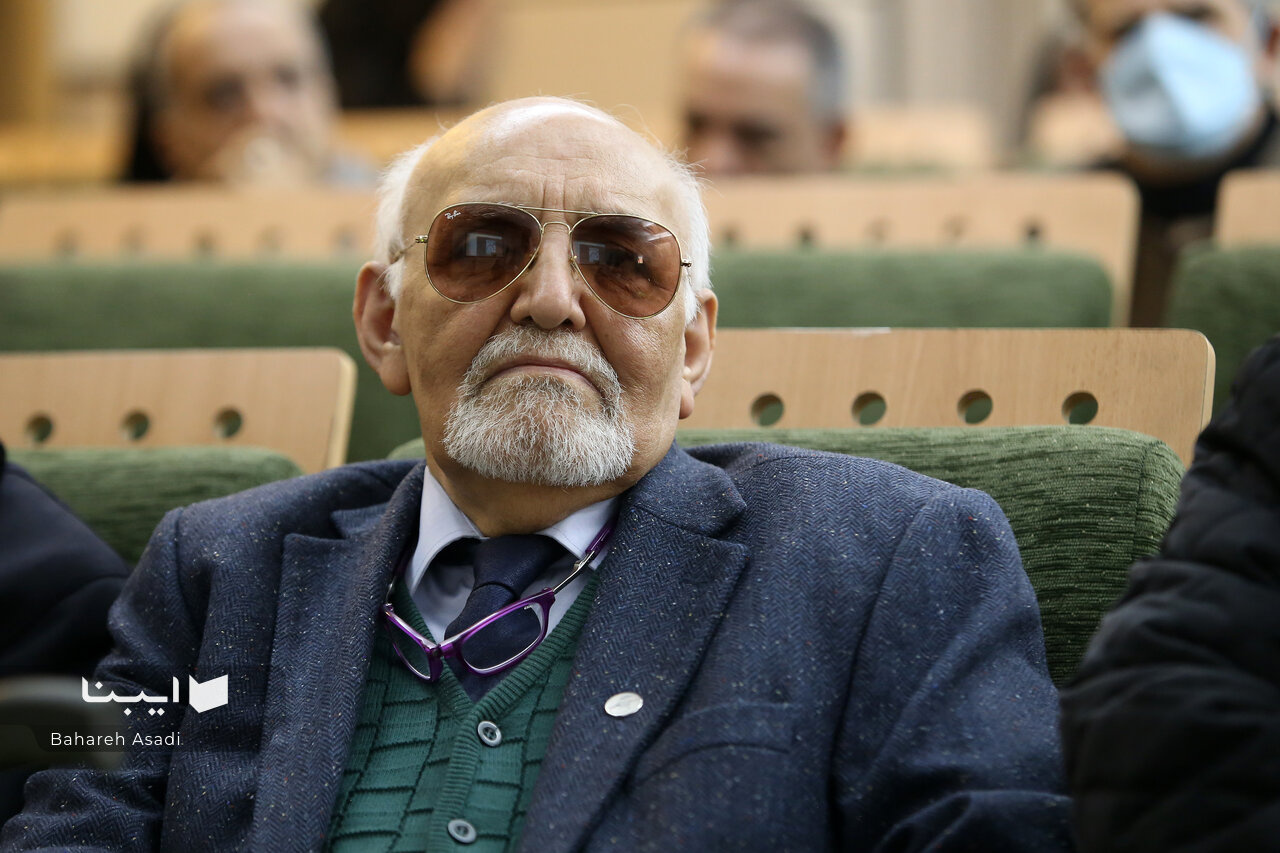 اطلاعات را بیرحمانه بشکافیم و هر محتوایی را بازتقلید نکنیم