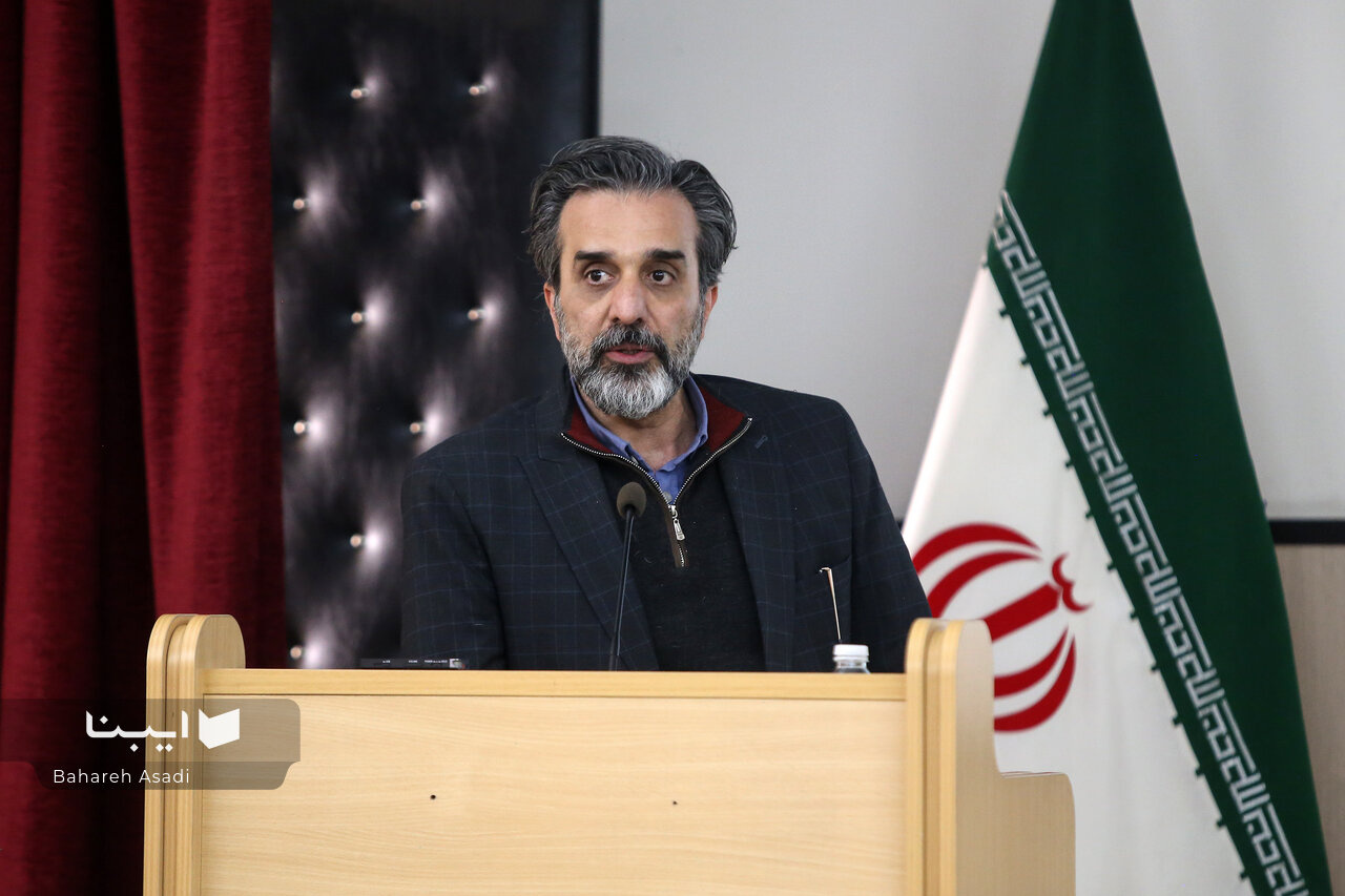 اطلاعات را بیرحمانه بشکافیم و هر محتوایی را بازتقلید نکنیم