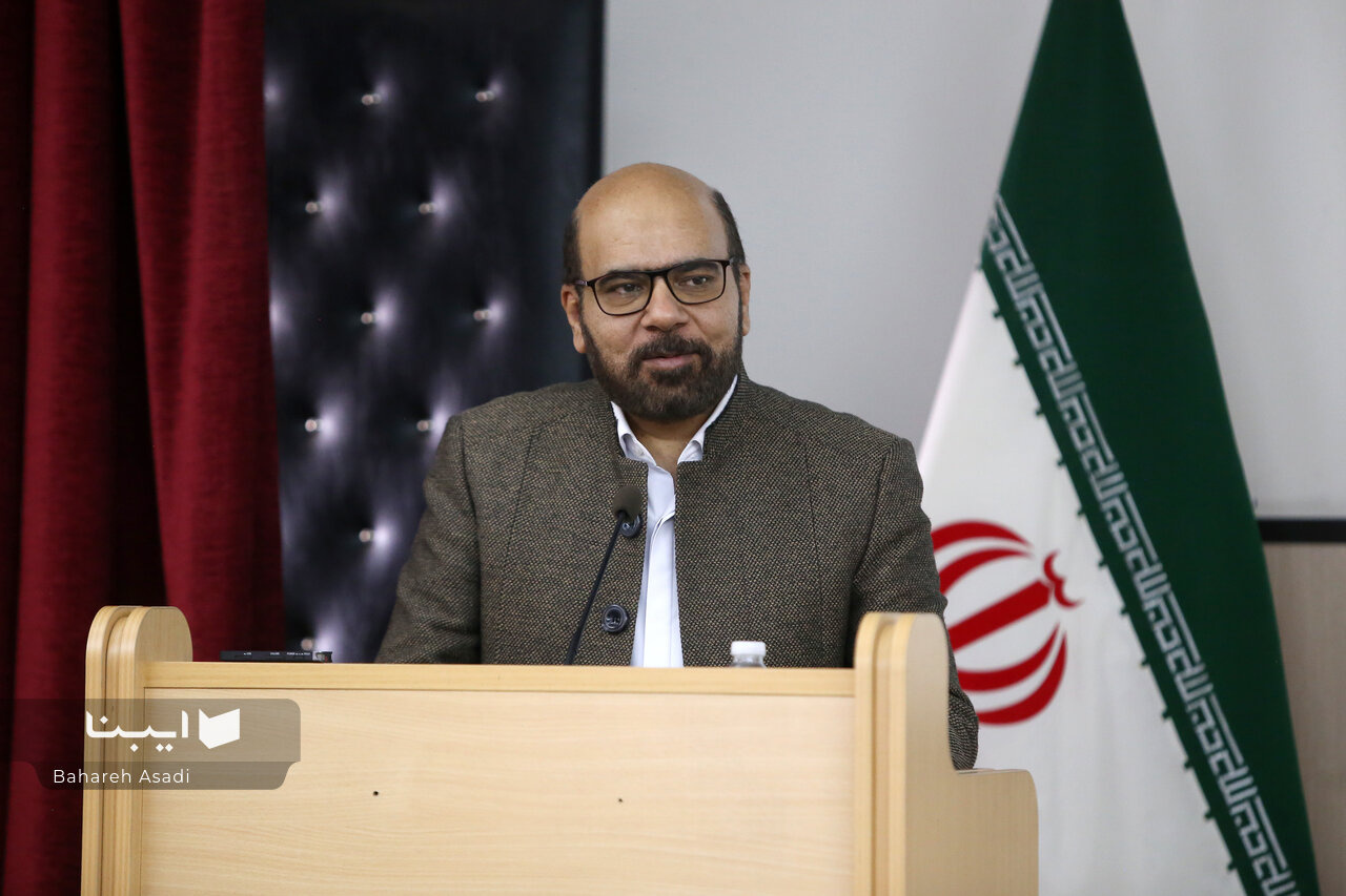 اطلاعات را بیرحمانه بشکافیم و هر محتوایی را بازتقلید نکنیم