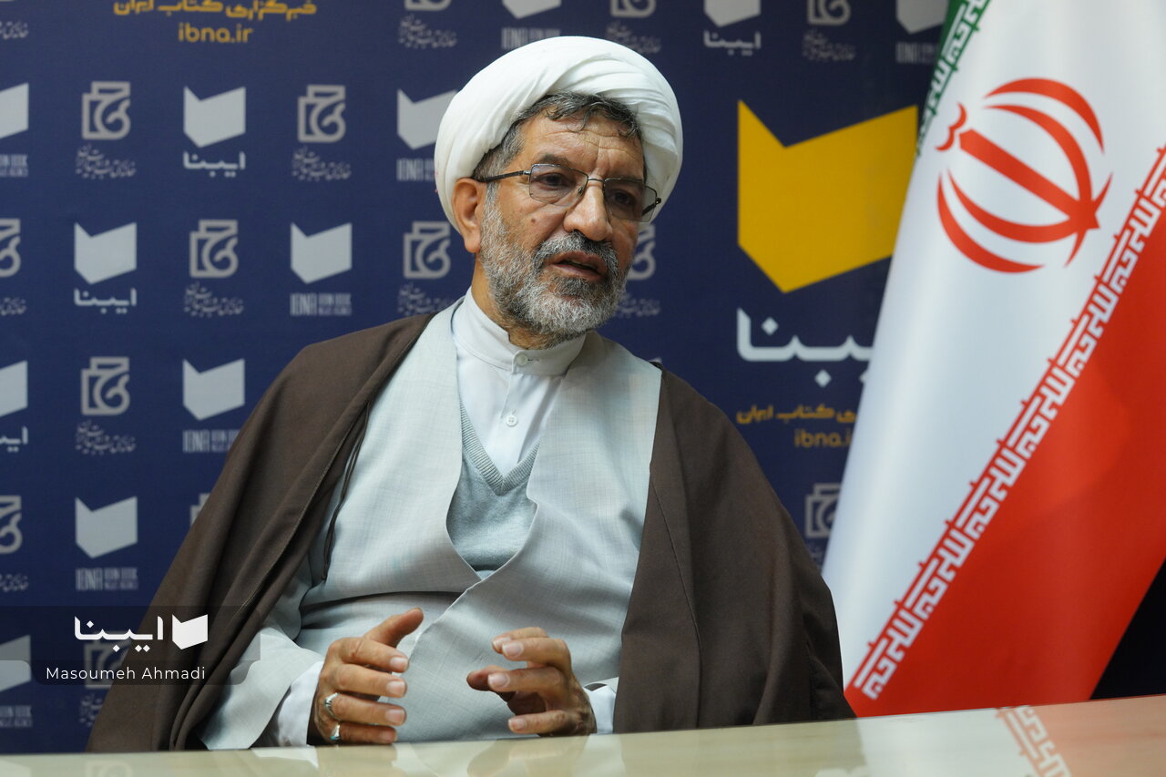 فاصله احتمالی معیارهای علمی کتاب سال و فرهنگ عمومی نیازمند تدبیر است فاصله احتمالی معیارهای علمی کتاب سال و فرهنگ عمومی نیازمند تدبیر است