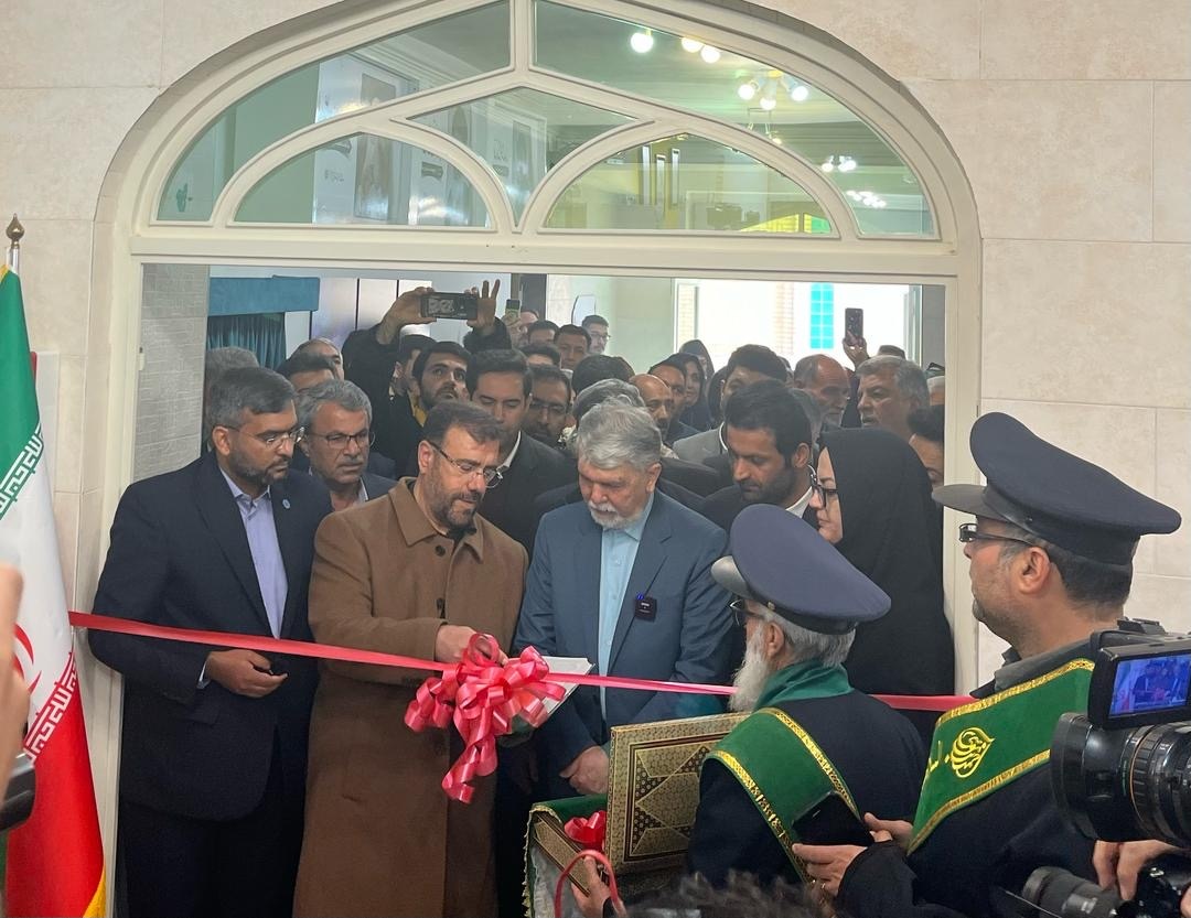 خانه ادبیات مرودشت افتتاح شد/ بهرهبرداری از کتابخانه عمومی در شهر صدرا و شیراز