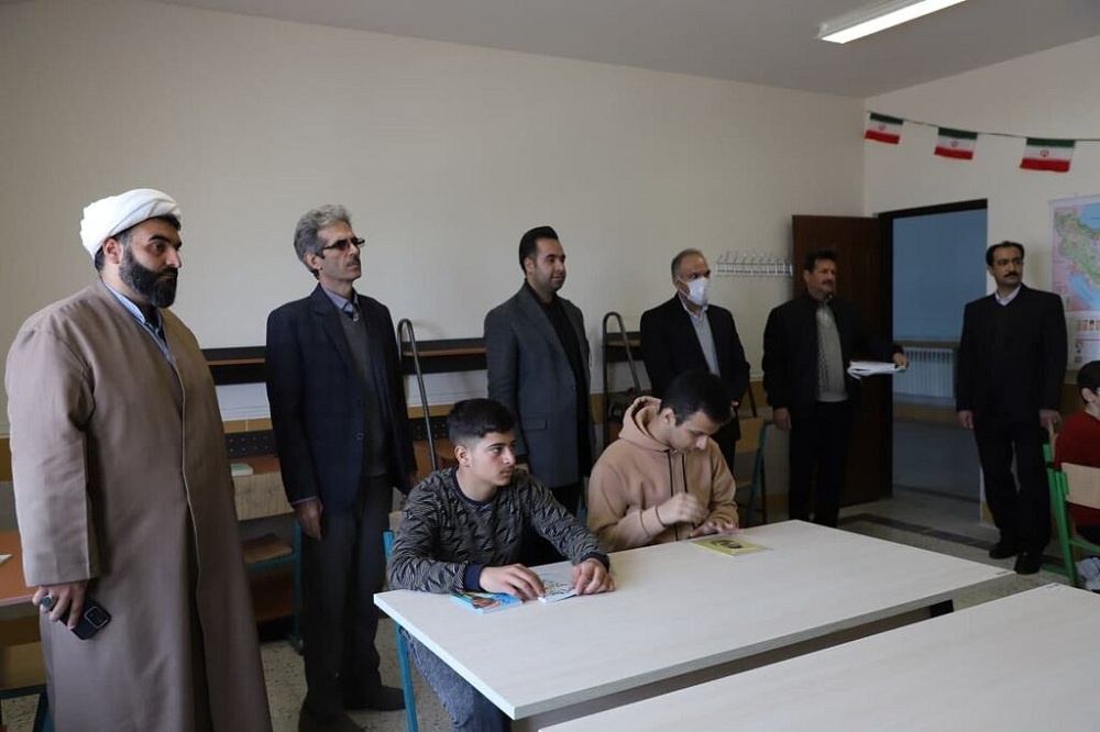 اولین کتابخانه در دبستان شهدای اندیشه گلمان ارومیه افتتاح شد