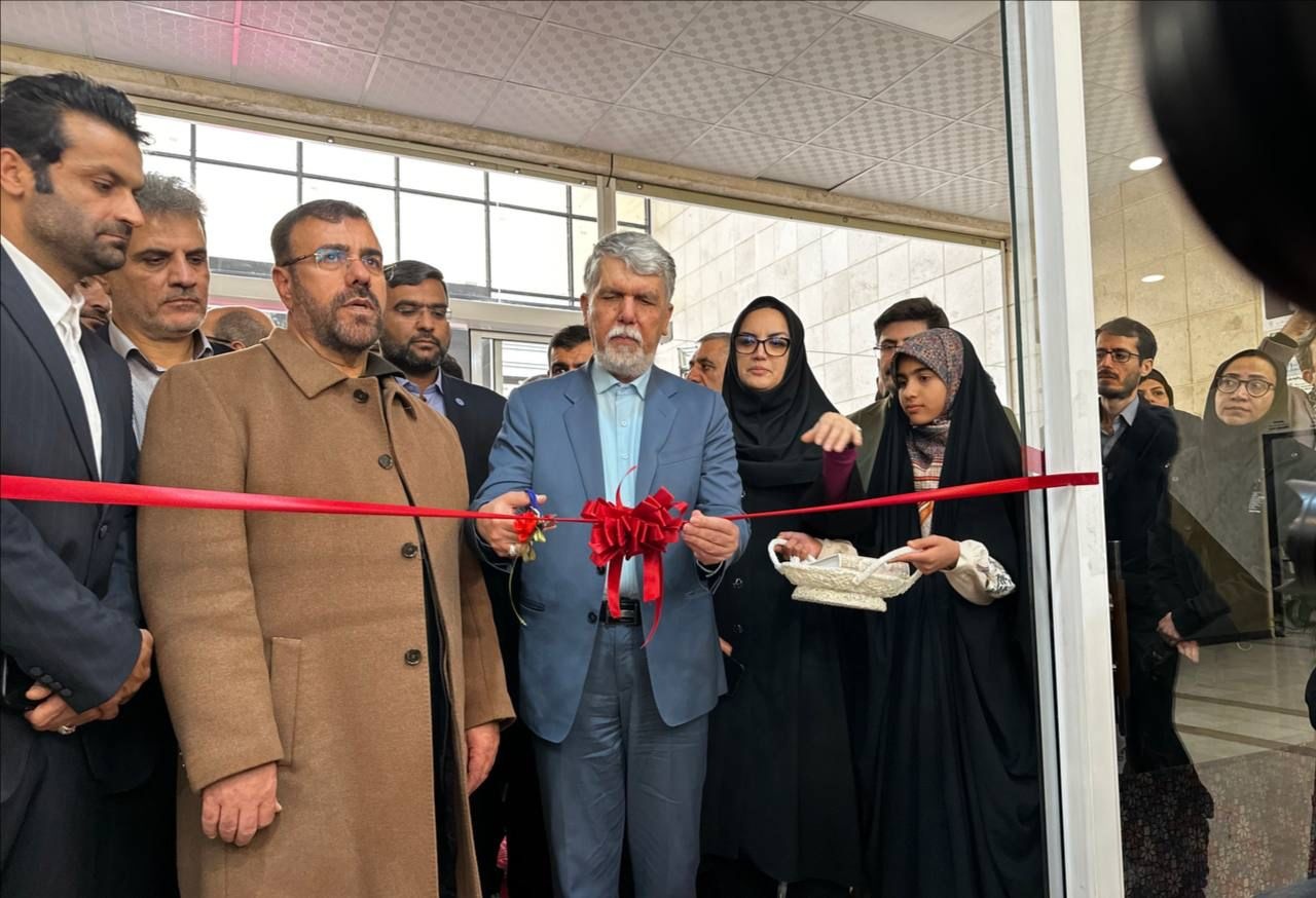 خانه ادبیات مرودشت افتتاح شد/ بهرهبرداری از کتابخانه عمومی در شهر صدرا و شیراز