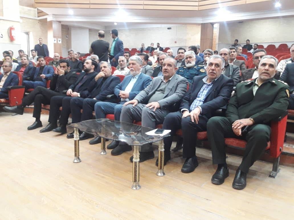 فضای فرهنگ و هنر باید جدی گرفته شود