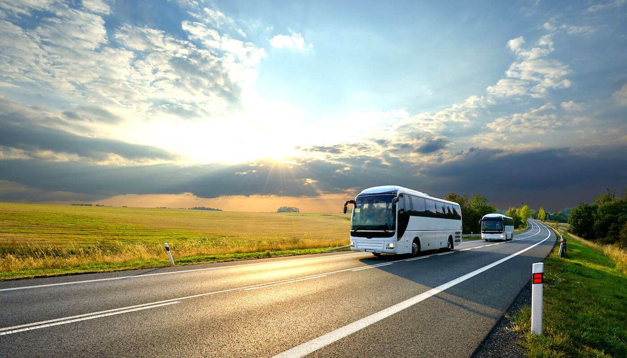 آیا سفر شبانه به شیراز بهتر از روزانه است؟ مزایا و معایب!