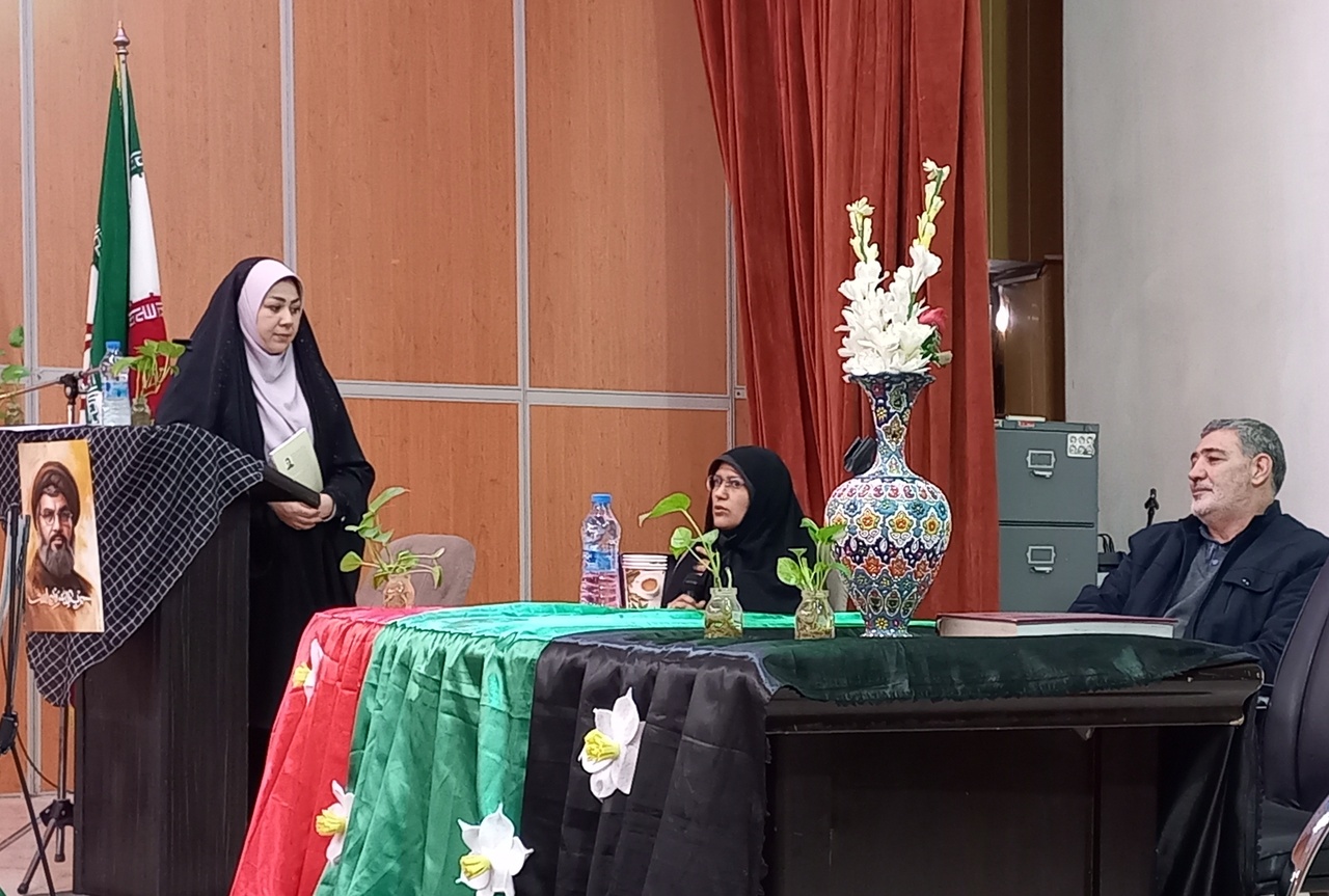 جشن امضای کتاب «مجید بربری» در اراک برگزار شد