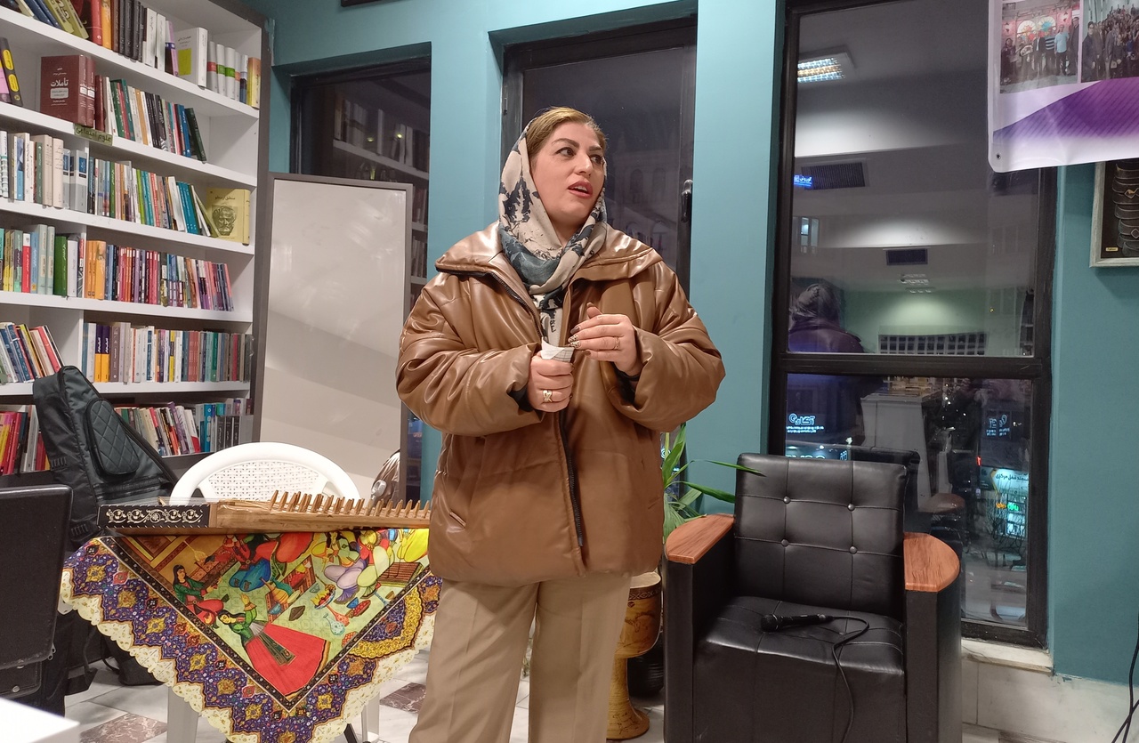 کتاب « عطرکُنار،بوی شکلات» قصه از غصههای آدمها