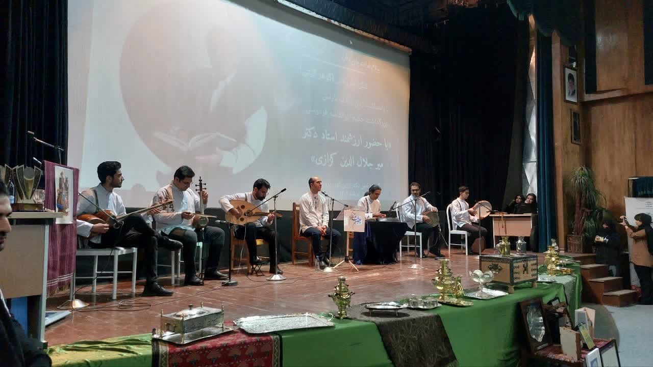 شاهنامه گرامیترین رزمنامه جهان است