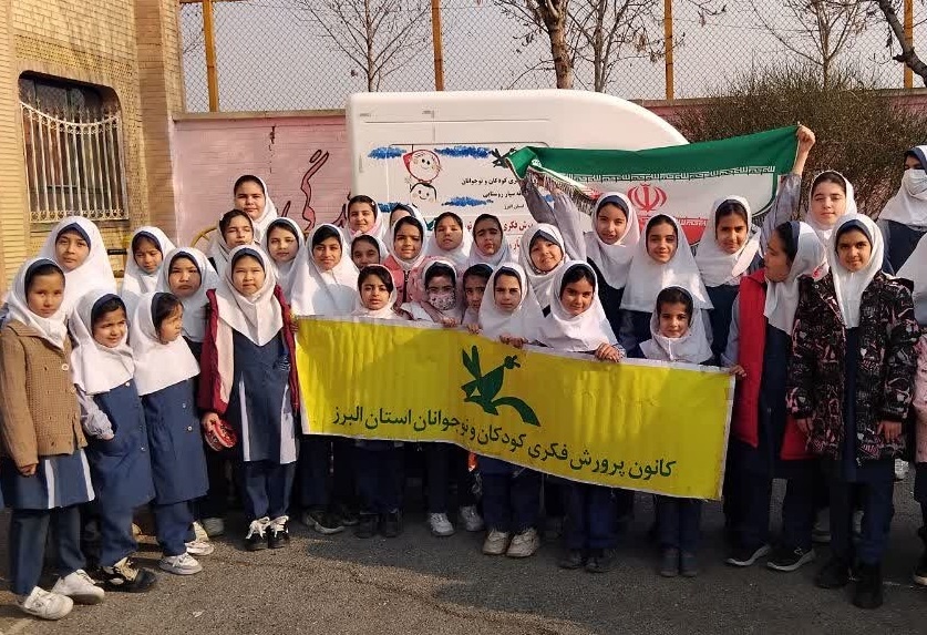 عضویت ۸۰۰ نفر در کتابخانه سیار کانون استان البرز