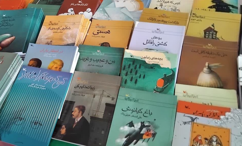 عضویت ۸۰۰ نفر در کتابخانه سیار کانون استان البرز