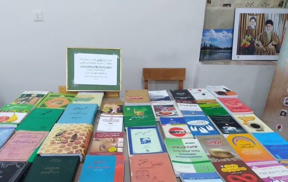 اهدای کتاب در زبرخان و تربتحیدریه/ نشست ادبی در گلبهار