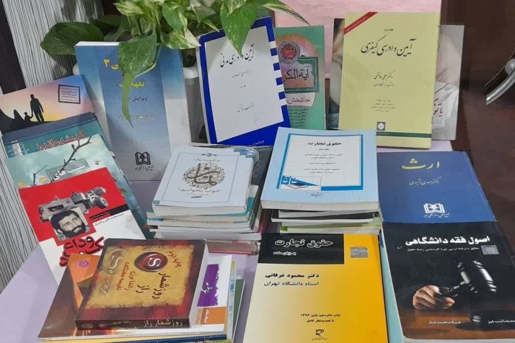 اهدای کتاب در زبرخان و تربتحیدریه/ نشست ادبی در گلبهار