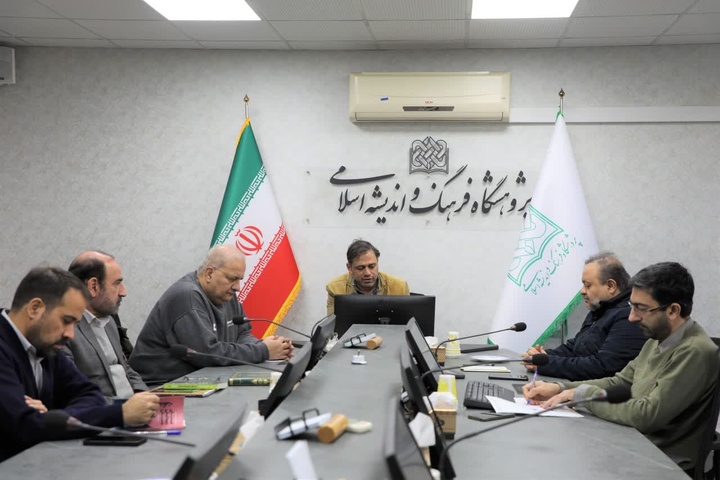 نویسنده نباید فرصت اجتهاد را از خود بگیرد