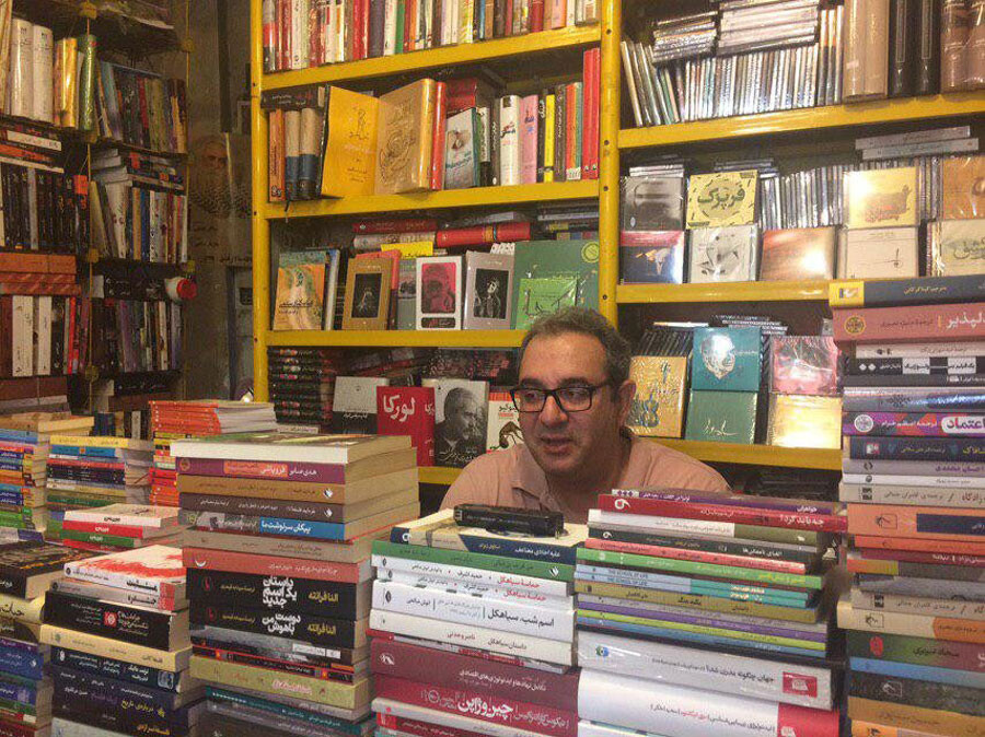 کتابفروشی از کوچههای خیال تا فضای دیجیتال