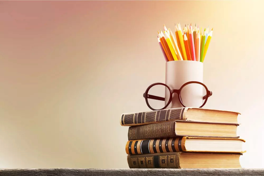 شعر و داستان ابزاری قدرتمند برای کمک به هویتیابی نوجوانان شعر و داستان ابزاری قدرتمند برای کمک به هویتیابی نوجوانان