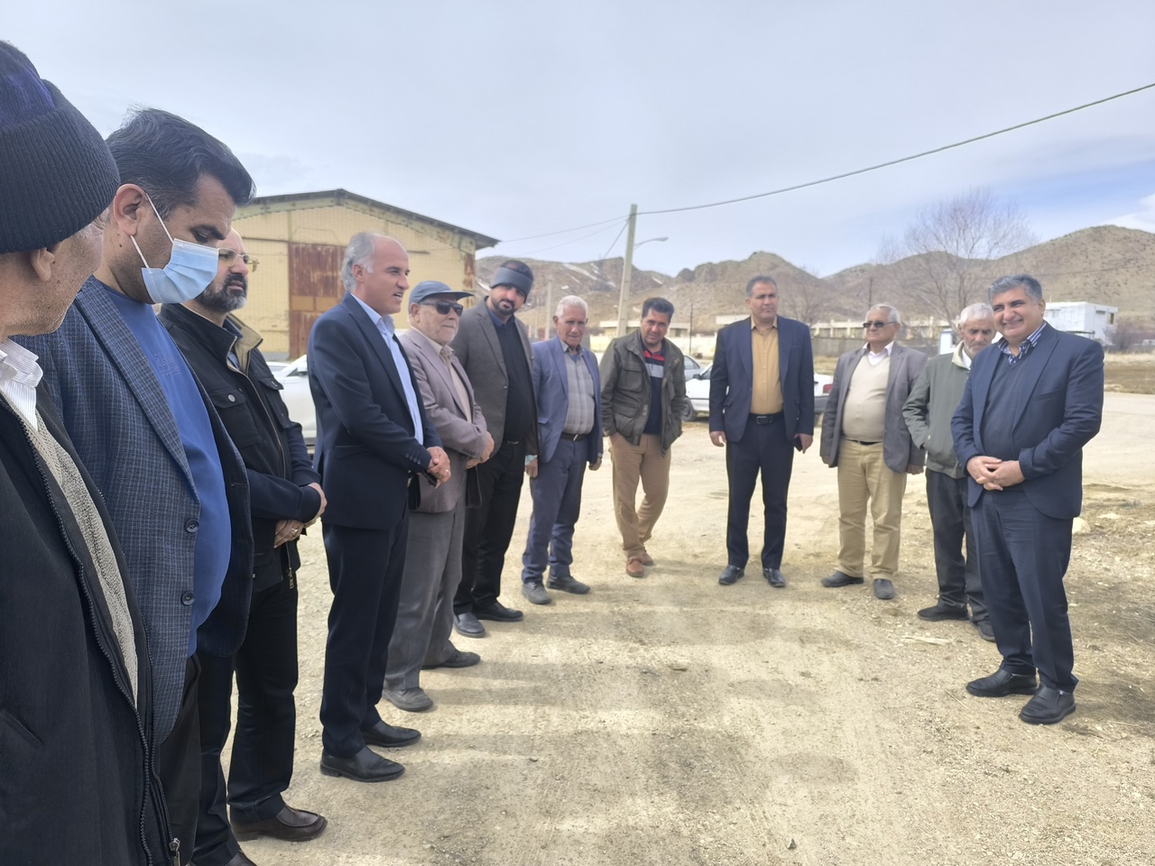 کلنگ ساخت کتابخانه عمومی کاکان به زمین زده شد