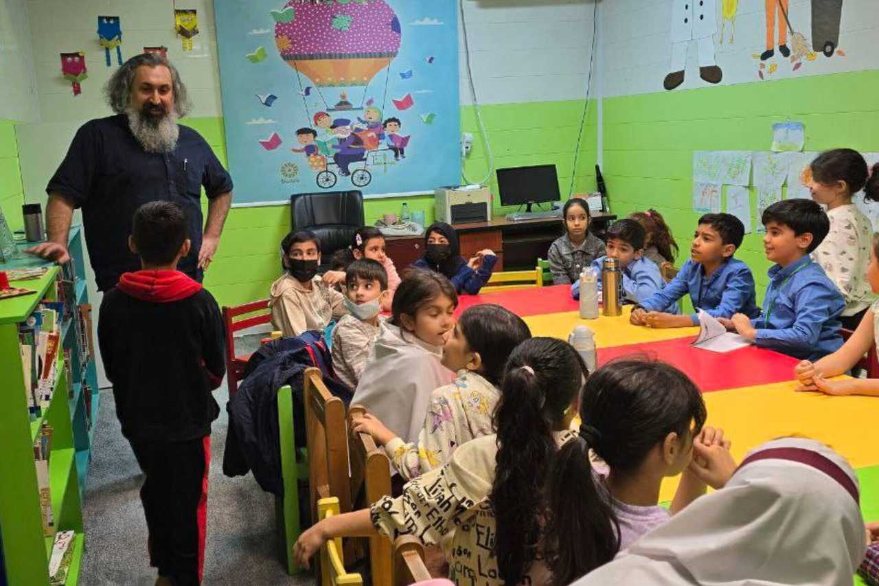 کودکان بندری با سرمشق از کتاب «فقط همه‌ی ما» دوستی و مهربانی را تمرین کردند