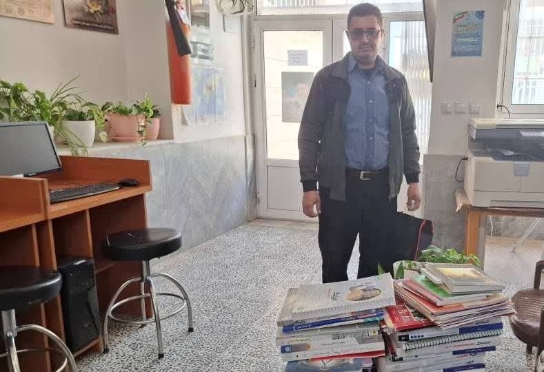 تور کتابخانهگردی در بجستان/ اهدای کتاب در قوچان