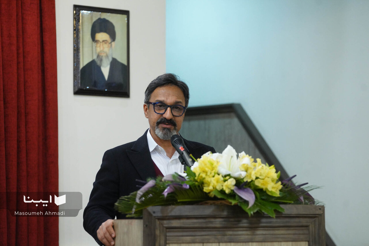 بهترین شیوه حفظ و گسترش زبان فارسی، خواندن و نوشتن است