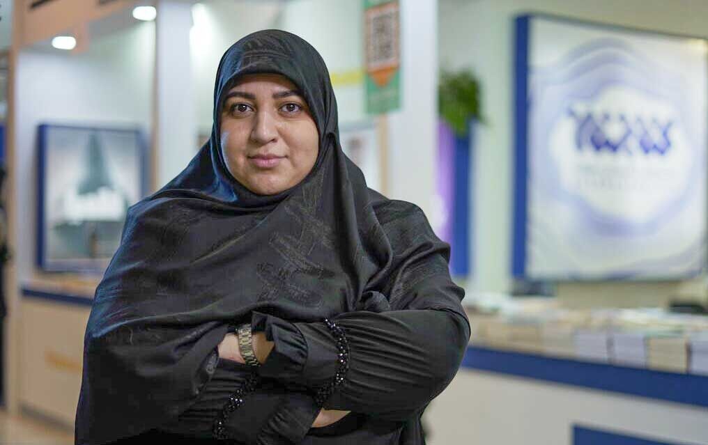 «مگر چشم تو دریاست»؛ روایت زنی که چهره زنانه جنگ را سرخ میکند