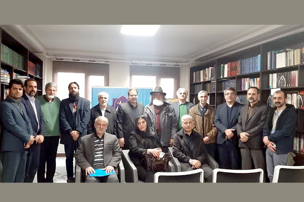 امروز باید نگران زبان فارسی بود/ لزوم نامگذاری یک مکان فرهنگی در بروجرد به نام «عبدالرضا فریدزاده»